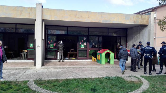 scuola monte rosello sassari in fiamme